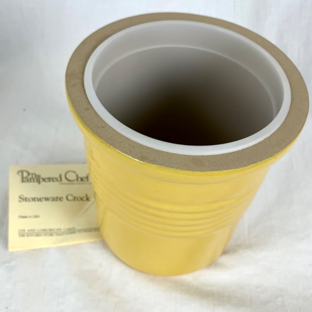 New Pampered Chef Yellow Stoneware Crock Bread Baking or Storage Original Box - Picture 13 of 14
